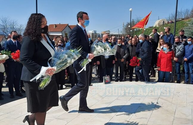 Başbakan Kurti Viosa ile büyük kruşa anıt kompleksini ziyarte etti