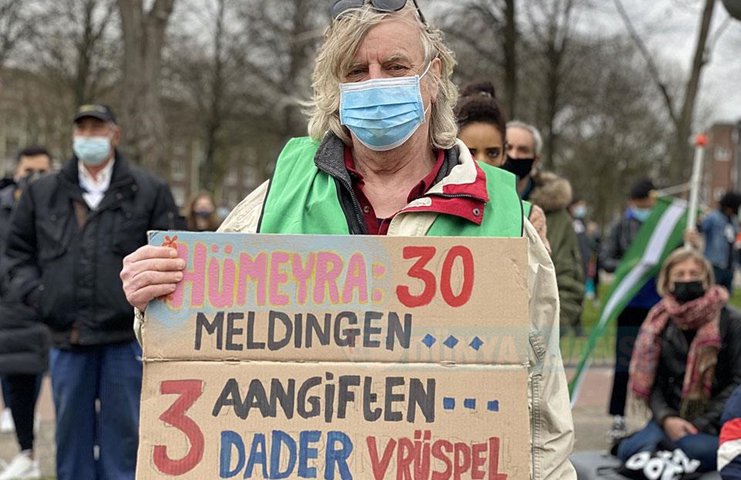 Rotterdam polislerin, öldürülen 16 yaşındaki Türk kızıyla ilgili ırkçı söylemleri protesto edildi