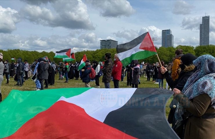  Hollanda'da İsrail'in Filistinlilere saldırıları protesto edildi