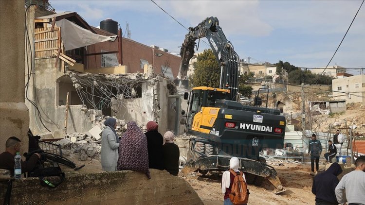 İsrail güçleri Batı Şeria'da Filistinlilerin evlerini yıkıyor