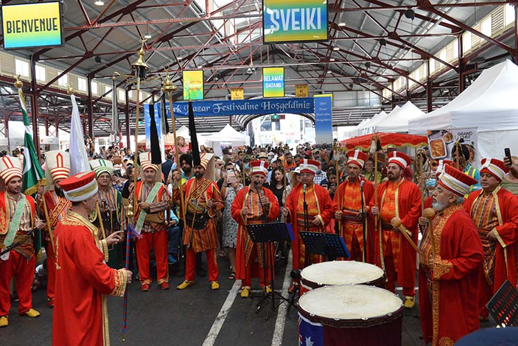 Avustralya'da Türk Pazar Festivali'ne yoğun ilgi