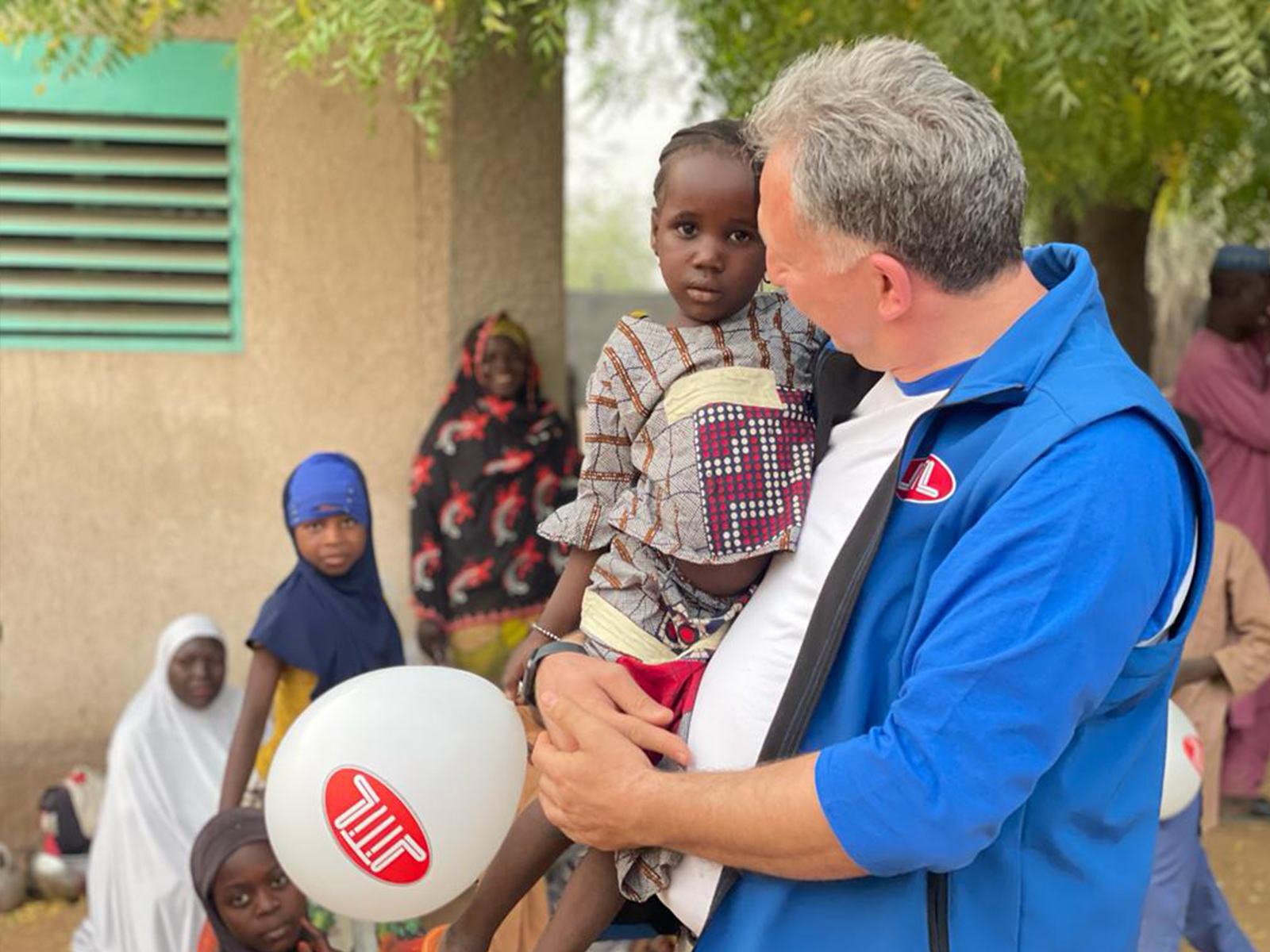 DİTİB gönüllüleri Nijer ve Sudan’da 9 su kuyusu açtı ve Ramazan gıda yardımı dağıttı