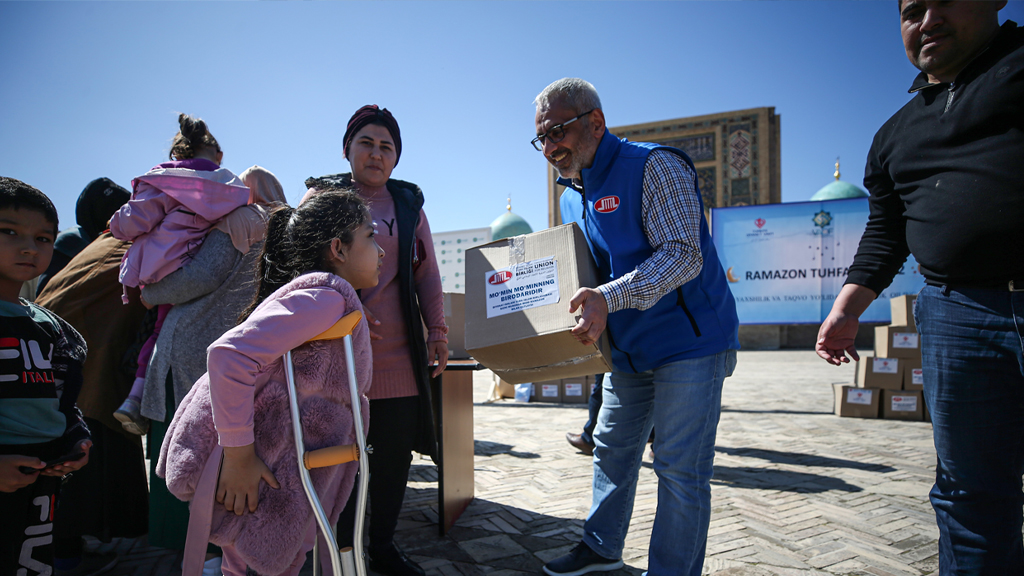 DİTİB ve TDV, Özbekistan'da Ramazan gıda yardımlarını tamamladı