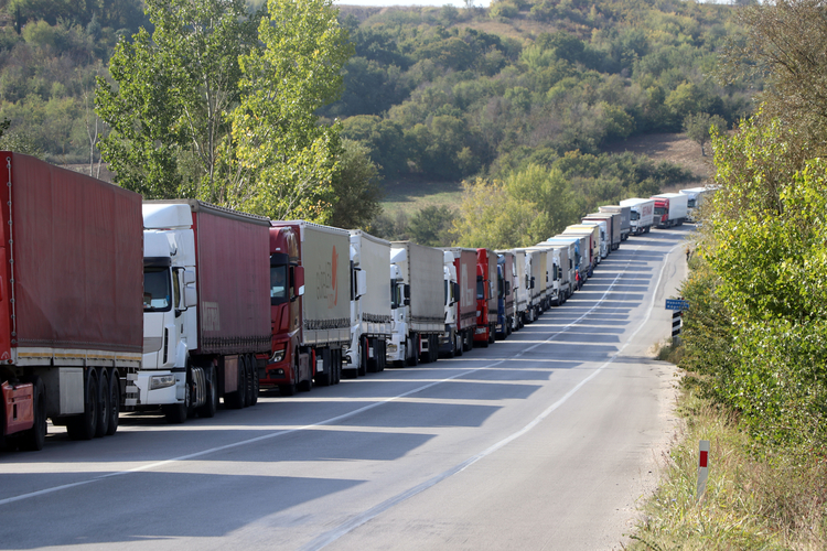 Hamzabeyli Sınır Kapısı'nda 38 kilometrelik tır kuyruğu