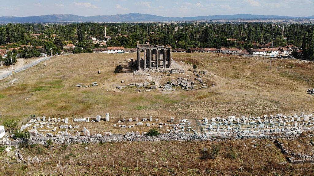 Romalılar acılarını şiirlerle mezar taşlarında buluyor