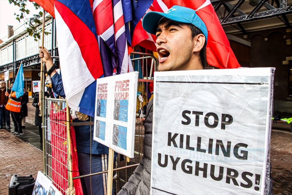 Uygur Türklerine yönelik insan hakları ihlalleri protesto edildi