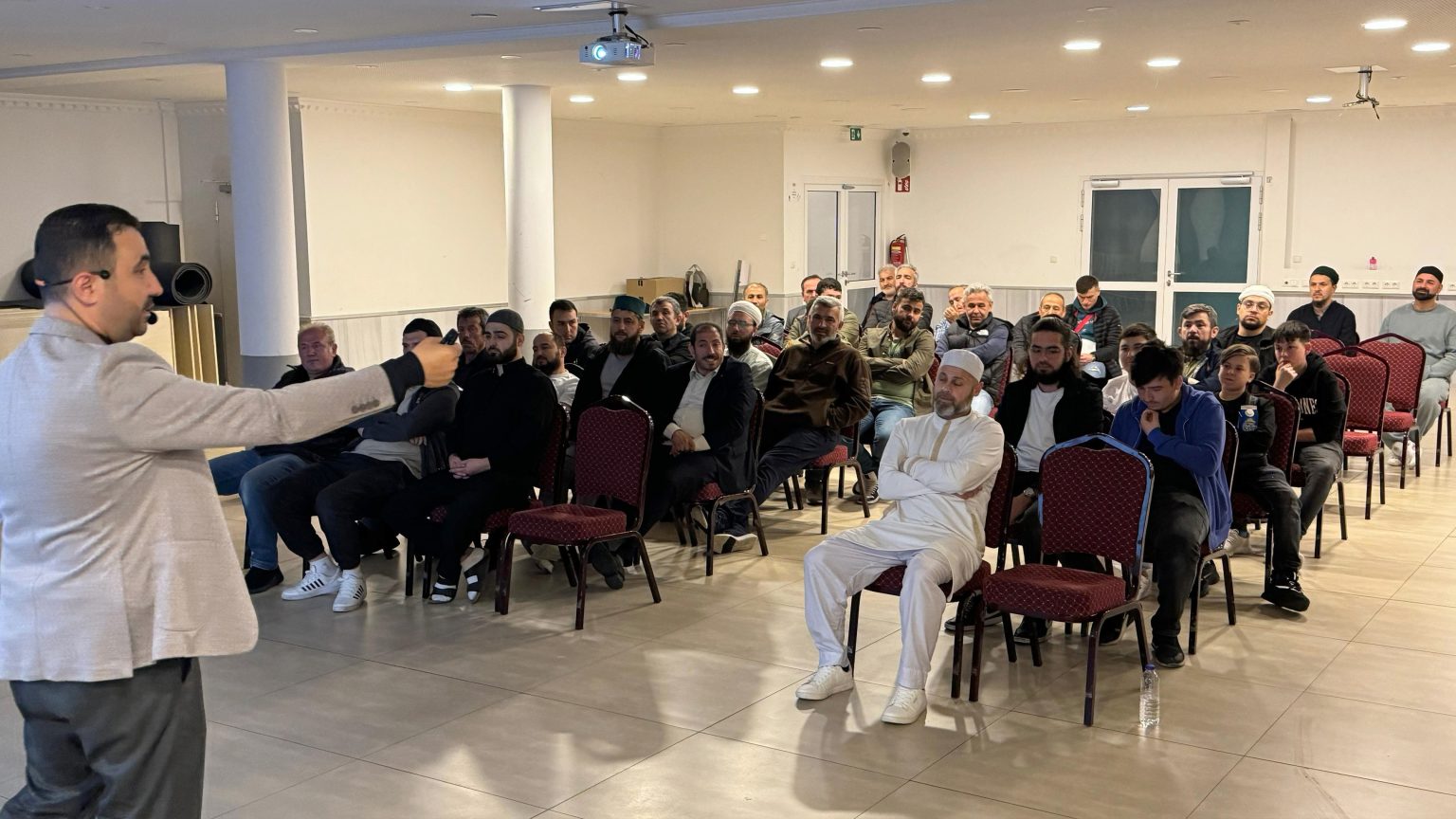 DİTİB’de ‘Hac Eğitim’ seminerlerine gençlerden yoğun ilgi