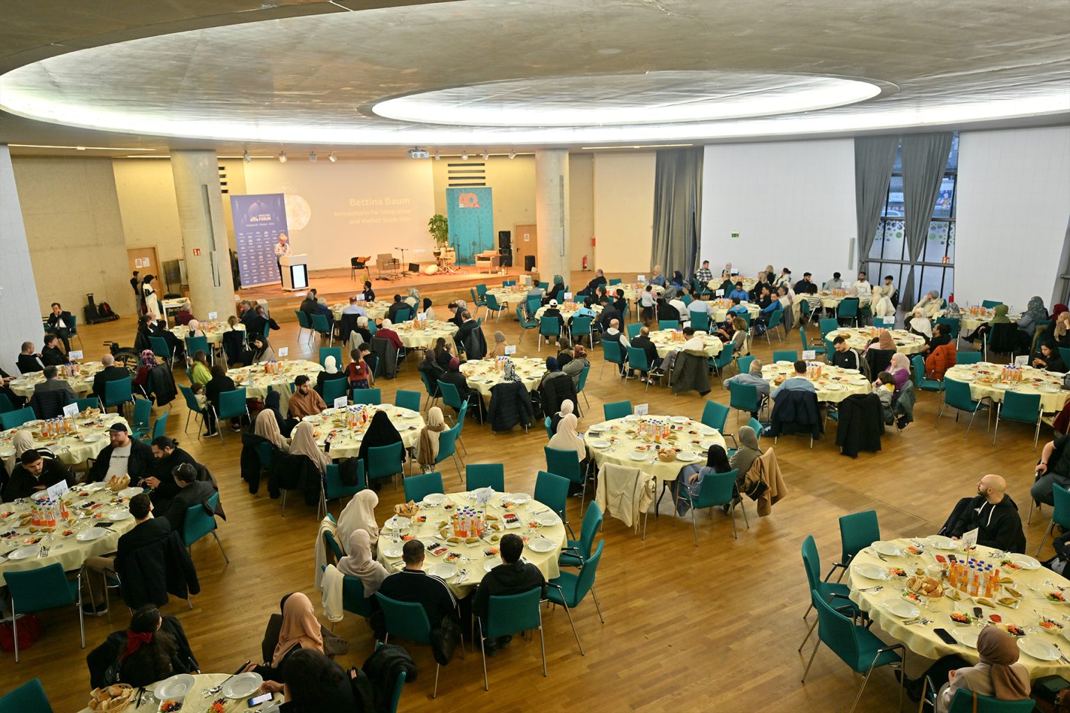 DİTİB'de geleneksel komşu iftarına yoğun katılım