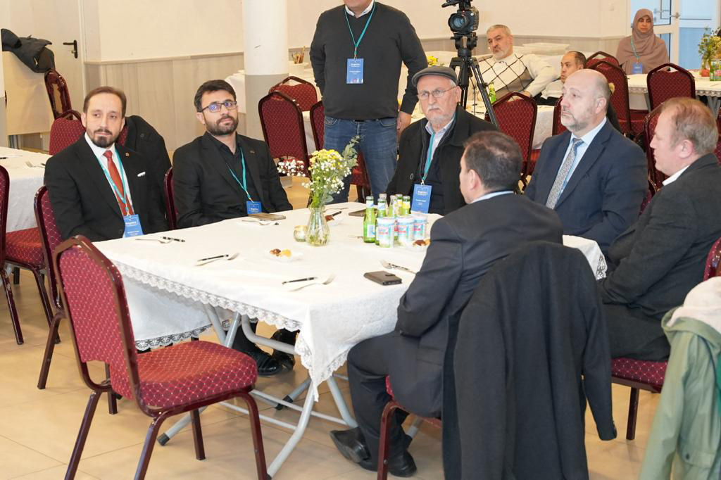 Bonn Merkez Camii'nde Engelli Dayanışması