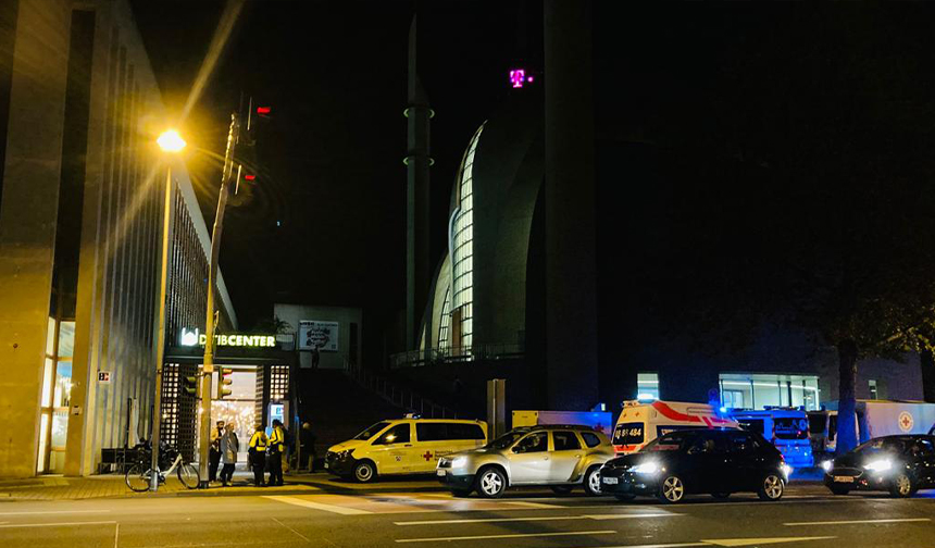 DİTİB Camii bomba imhası için tahliye edilen sakinlere ev sahipliği yapıyor