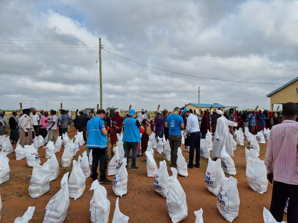 DİTİB gönüllüleri Kenya’da 2500 gıda paketi dağıttı