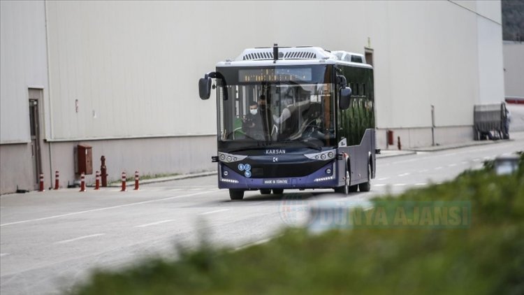 Cumhurbaşkanı Erdoğan'ın test ettiği elektrikli sürücüsüz otobüs