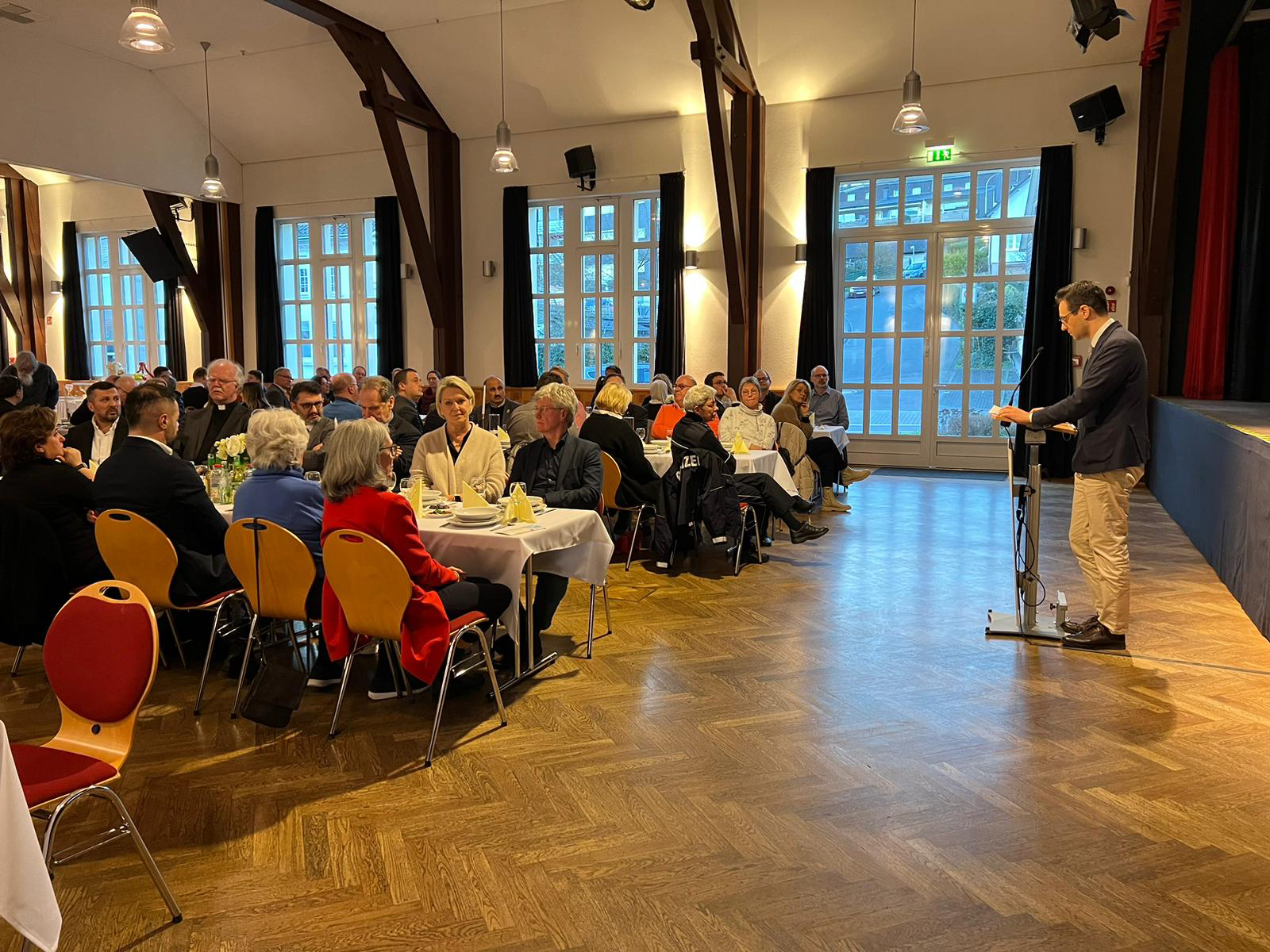 galeri bergneustadt ditib iftar baskonsolos ka p5fziWgAkD