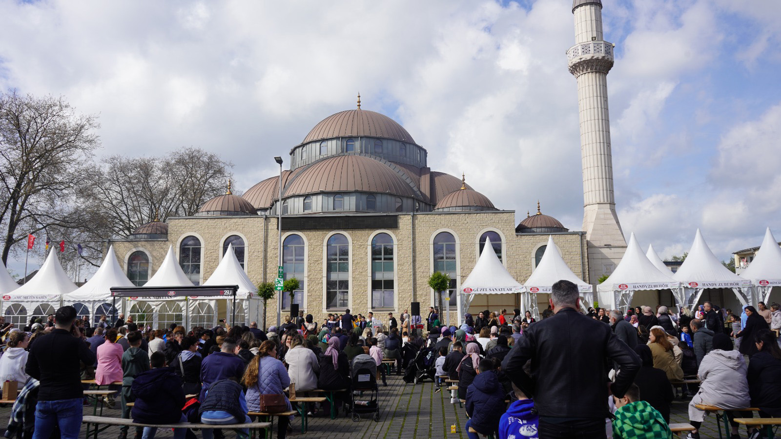 galeri duisburg bayram etkinli iVuz3fEOe