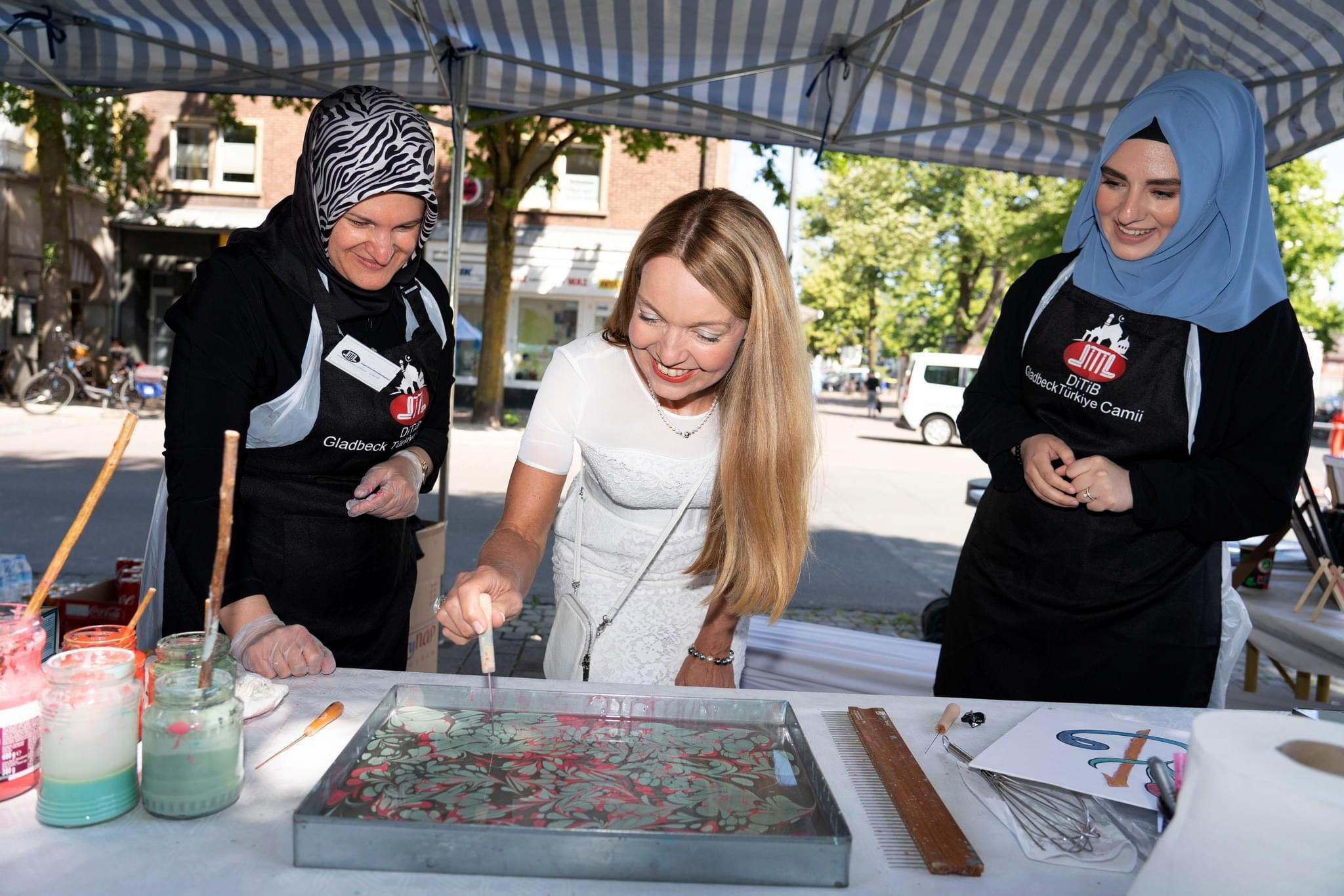 galeri gladbeck belediye baskani weist ditib standi ziy HbdYUABkgd