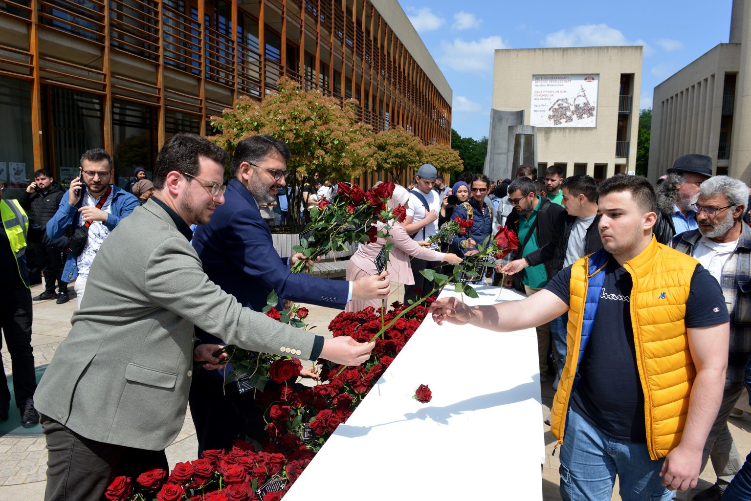 Solingen kurbanları 30'uncu yılında anıldı