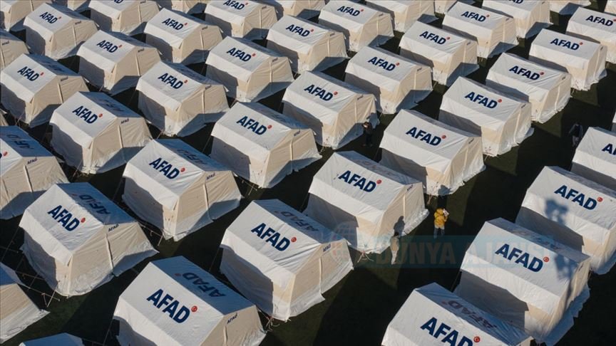 AFAD İzmir'de 1040 çadır kurdu