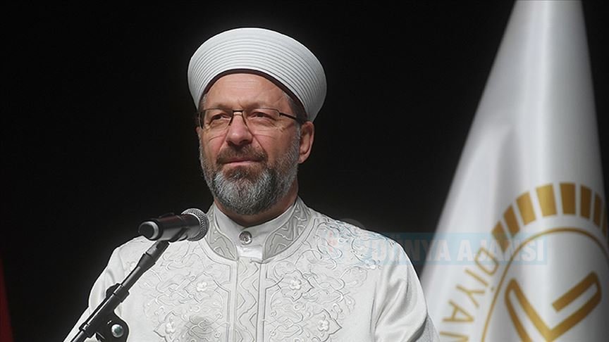 Diyanet İşleri Başkanı Erbaş'tan umrecilere çağrı