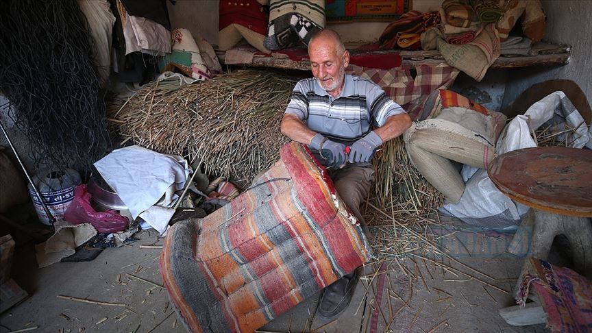 Yusuf dede 70 yıldır yük hayvanlarına 'kürtün' yapıyor