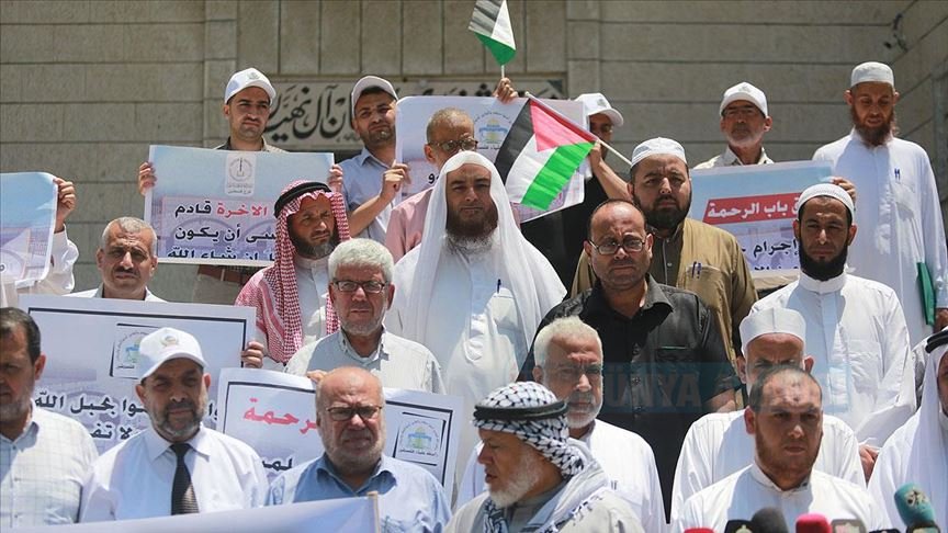 Gazze'deki alimler İsrail'in Rahmet Kapısı Mescidi'ni kapatma kararını protesto etti