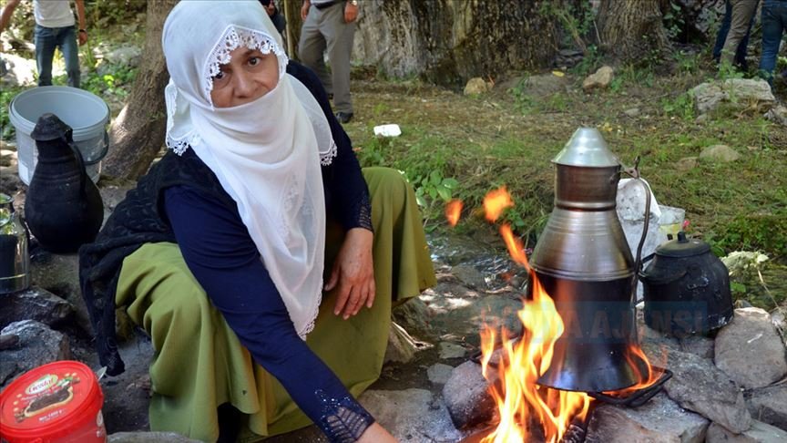 Huzuru ve mutluluğu köylerinde buldular