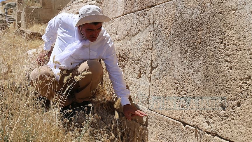 Urartular asırlar önce depreme karşı 'kilitli taş' kullanmış