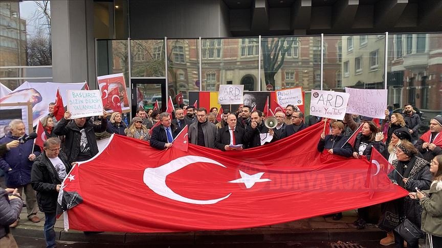 Almanya'da ARD televizyonundan Atatürk'e yönelik çirkin yayına protesto