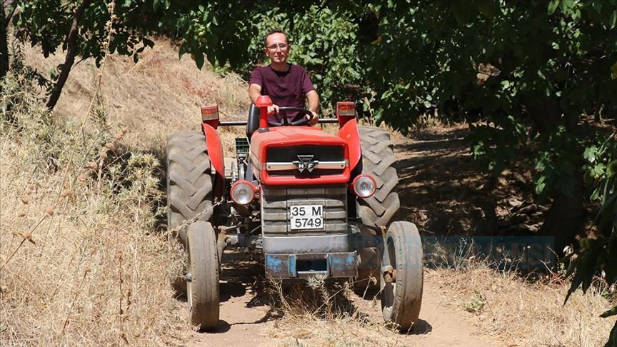 "Genç Çiftçi Projesi" ile arazisinde kariyer yaptı