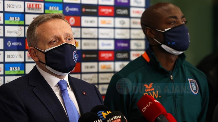 UEFA'dan Webo'ya ırkçılık yapan hakemlerin futboldan men edilmesi talep edildi