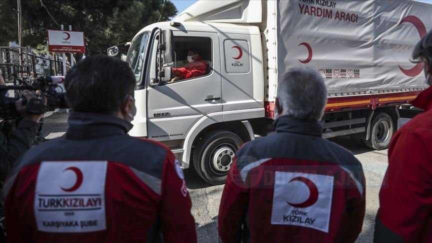 Türk Kızılay evlerine kavuşana kadar İzmirli depremzedelerin yanında olacak