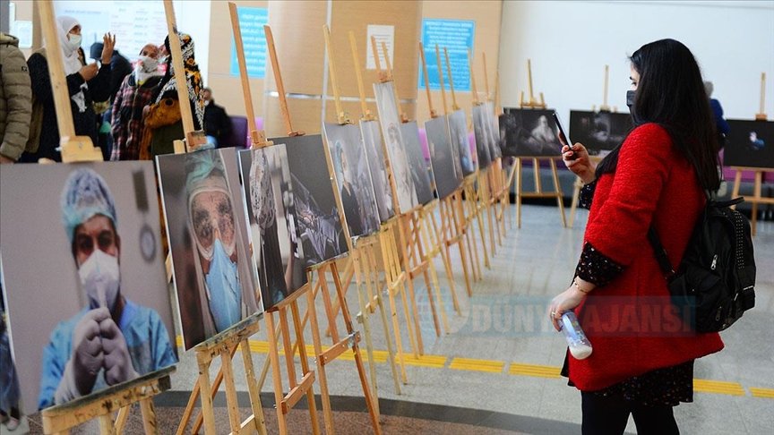 'Kovid-19 savaşçılarının' mücadelesi fotoğraflara yansıdı