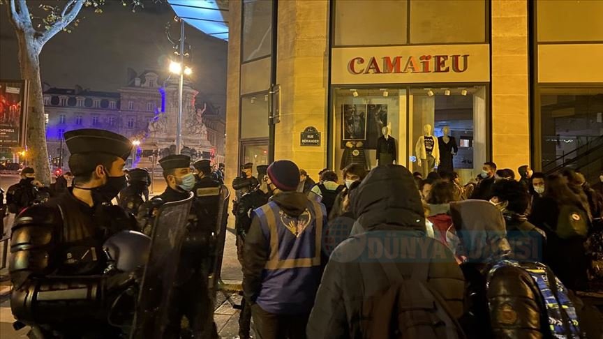 Paris'te sığınmacılara 'şoke edici' polis şiddetine soruşturma