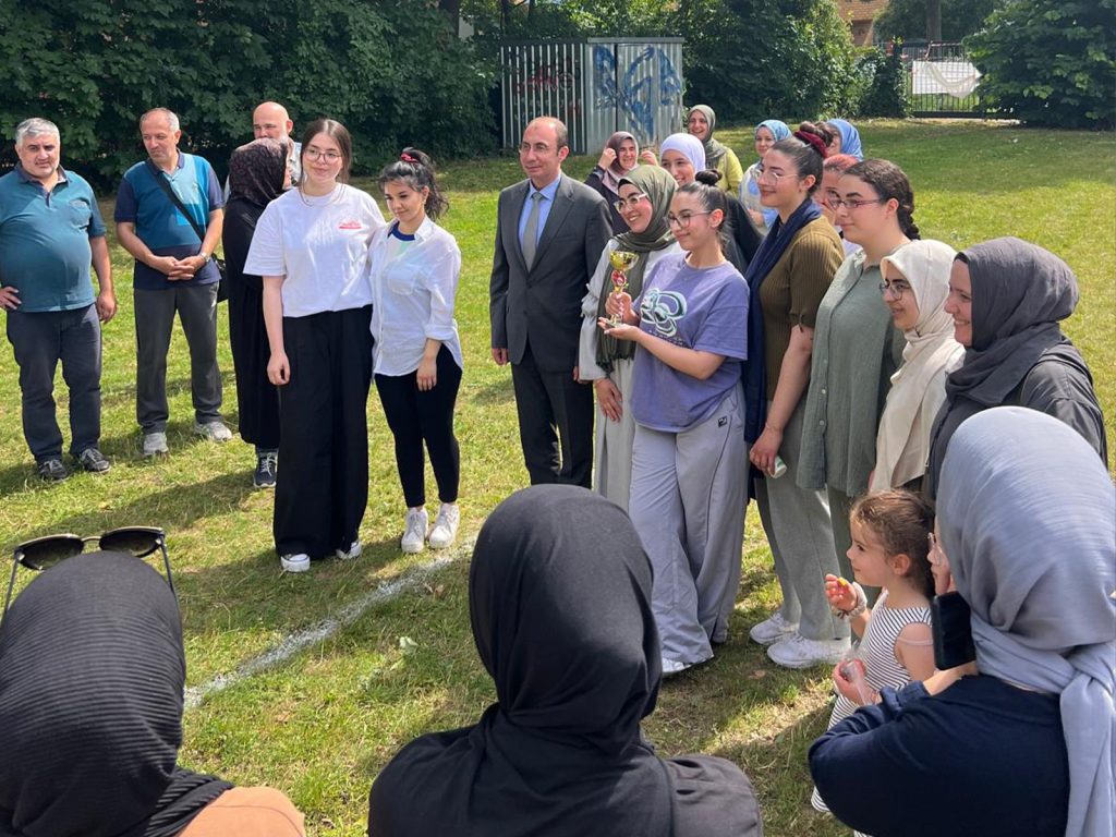 Berlin'de DİTİB "Aile Şenliği ve Futbol Turnuvası"