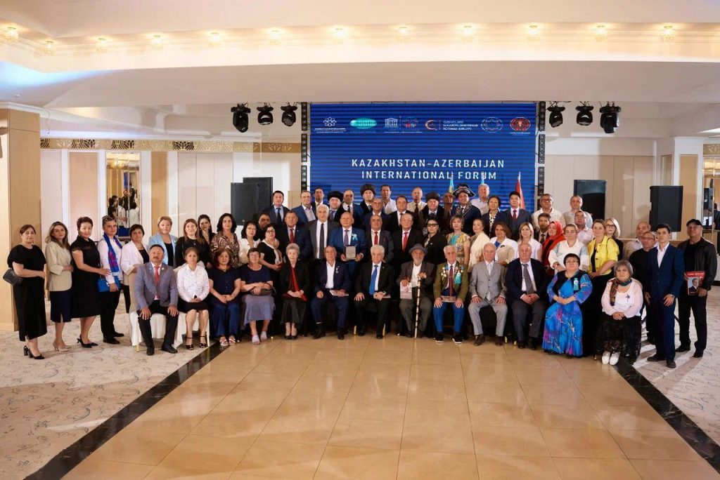 Almatı'da Haydar Aliyev anısına uluslararası forum 12 Almati1