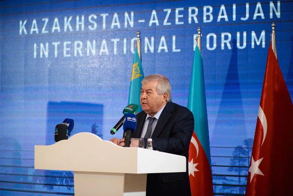 Almatı'da Haydar Aliyev anısına uluslararası forum 8 Almati8