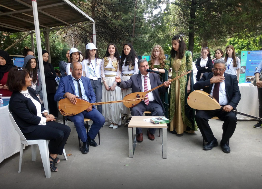 Avrupa’da Batı Trakya’yı savundu, Türk dünyasının gönlünde yaşadı: Özkan Hüseyin vefat etti 8 Screenshot 2025 05 25 135156