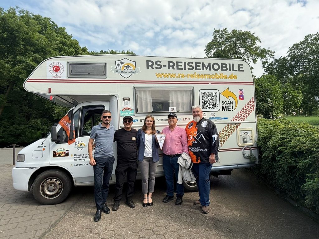 Essen-Mülheim'den Ulan Batur’a uzanan İpek Yolu Rallisi yolculuğu başladı 2 WhatsApp Image 2025 05 04 at 22.43.58