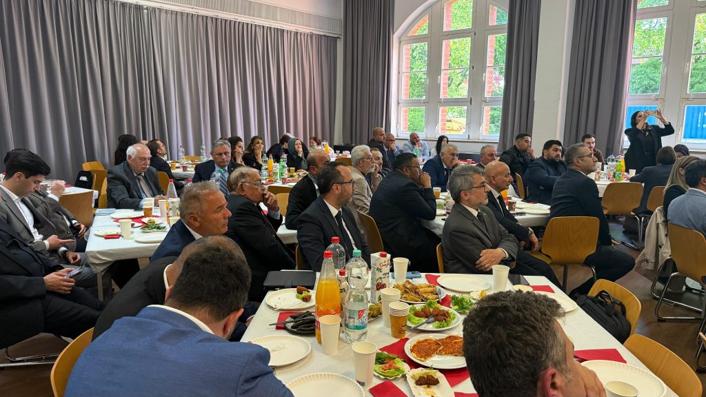 Berlin Büyükelçisi Gökhan Turan, Türk STK temsilcileriyle Dortmund’da bir araya geldi 8 essen buyukelci turan stk toplanti 5