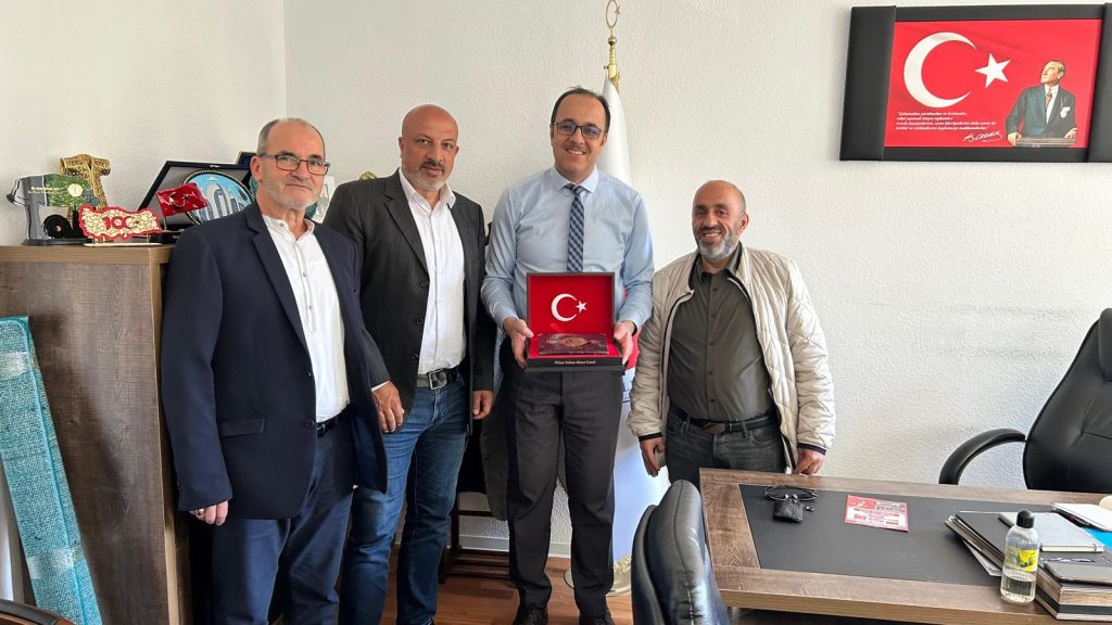 Essen Başkonsolosu Aydın’a cami yönetiminden nezaket ziyareti 6 essen ziyaret