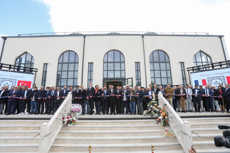 Roubaix'de tarihi gün: Eyüp Sultan Camisi dualarla açıldı 2 fransa cami3