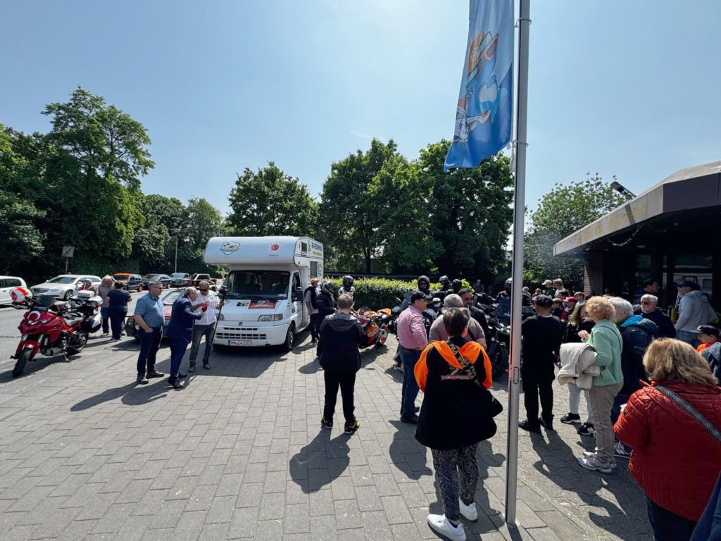 Essen-Mülheim'den Ulan Batur’a uzanan İpek Yolu Rallisi yolculuğu başladı 1 ipek yolu ralli 4