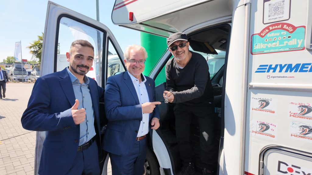 İpekyolu Rallisi, 17 bin kilometrelik yolculuk için start aldı 12 ipekyonu ralli6