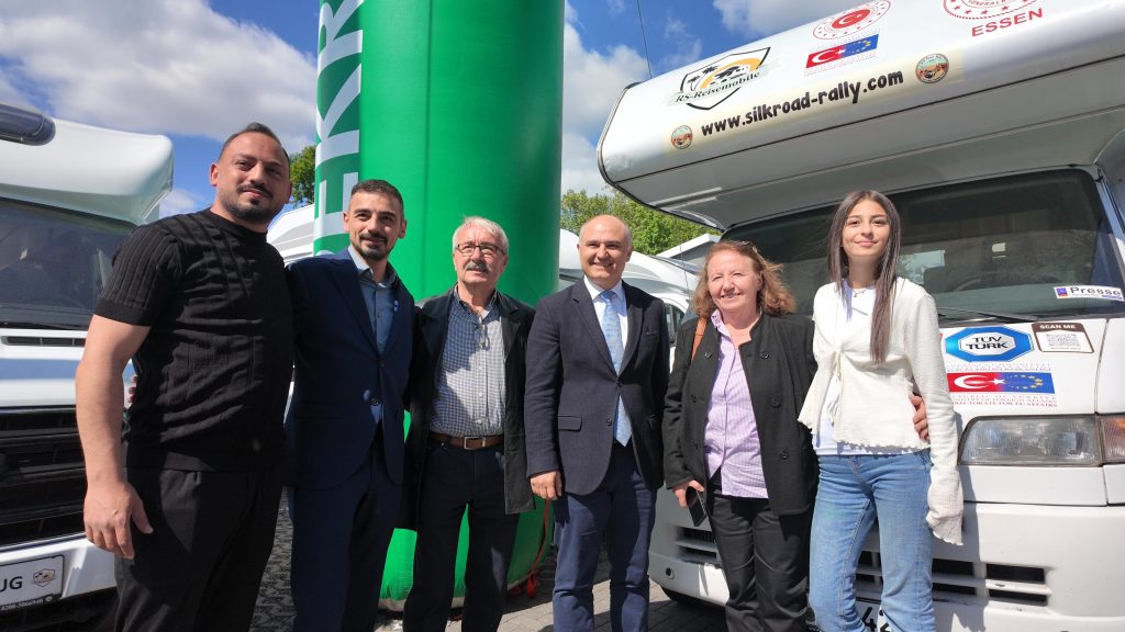 İpekyolu Rallisi, 17 bin kilometrelik yolculuk için start aldı 13 ipekyonu ralli9
