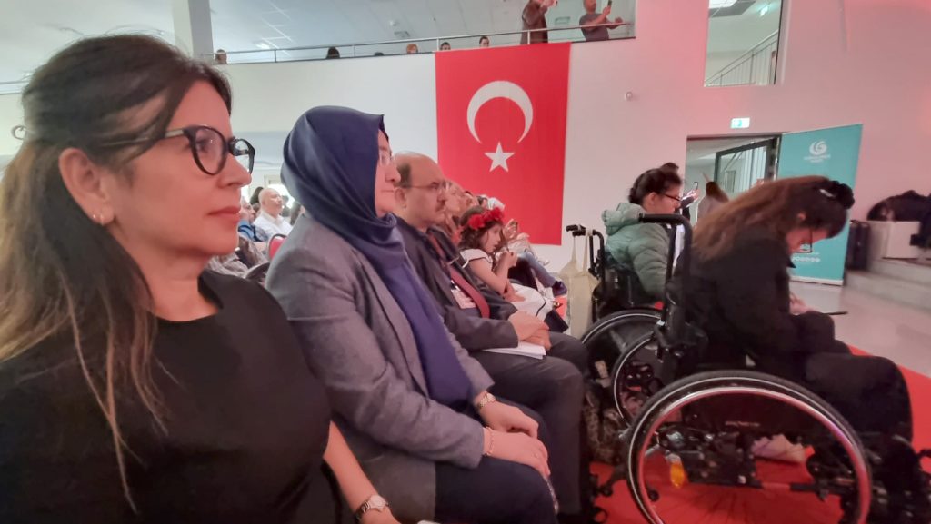 Yedi bölgenin türküsü Almanya’da sahne aldı 7 koro3