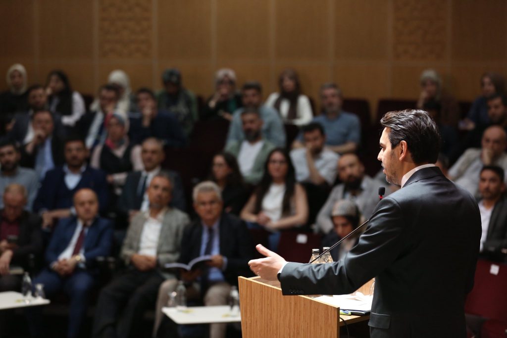 SETA Raporu: "Türkiye'de 350 binden fazla uluslararası öğrenci eğitim görüyor" 8 seta ytb3