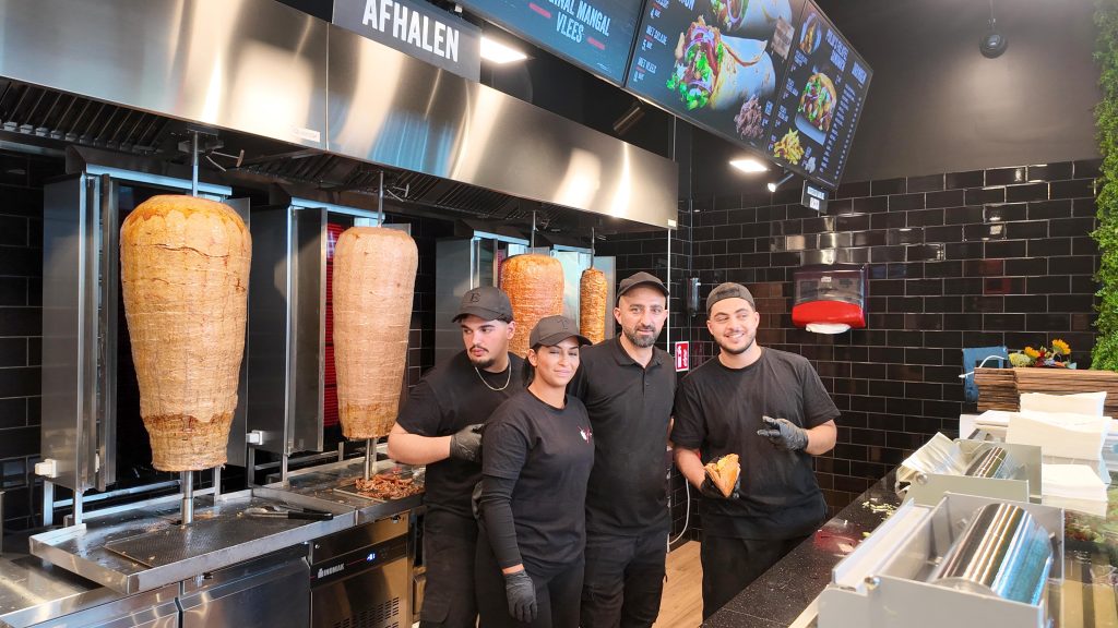 Dönerde yeni bir dönem: Kayserili genç iş insanı Yakup Alemdar Rotterdan'da fark yaratıyor 9 yakup alemdar2