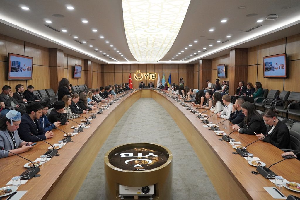 YTB, Kırım Tatar gençlerini Ankara’da buluşturdu 13 ytb kirim tatar kurultay2