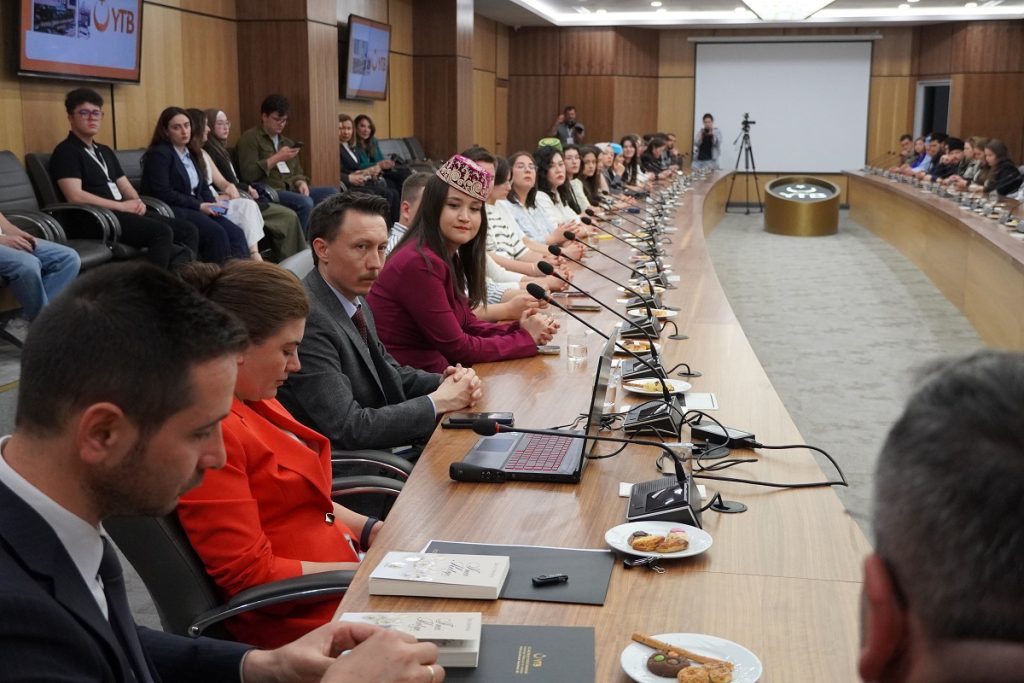 YTB, Kırım Tatar gençlerini Ankara’da buluşturdu 14 ytb kirim tatar kurultay3