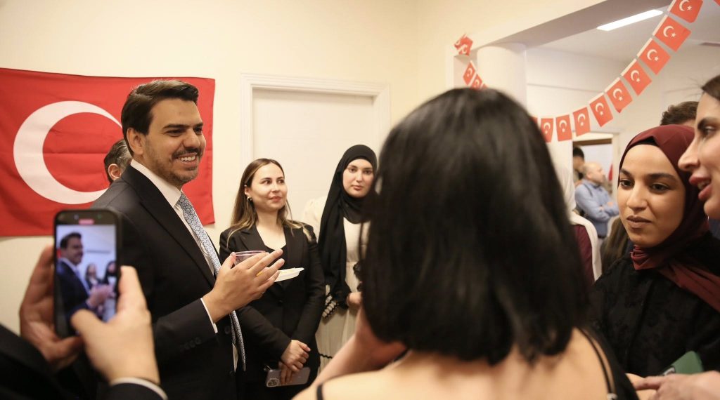 YTB Başkanı Eren, Türkiye Mezunları ile Lübnan’da bir araya geldi 10 ytb lubnan bulusma 4