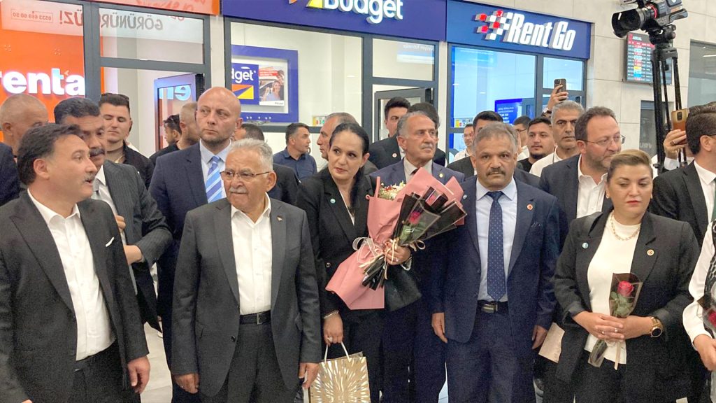 AKİB Başkanı Ali Hızar, Avrupalı Kayserililer’in Gurbetçi Karşılama Etkinliğine Katıldı 11 kayseri gurbetci karsilama 6